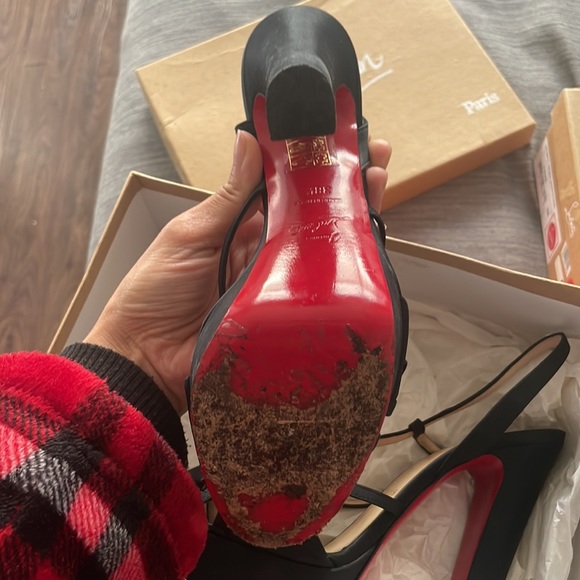 Christian Louboutin Paris - Picture 4 of 13